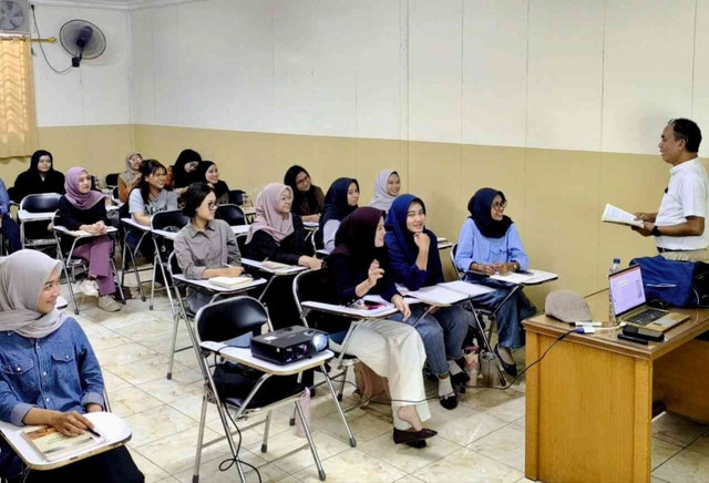 tingkatkan kuaitas diri, bukan menjatuhkan orang kain