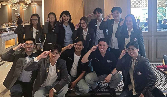 Mahasiswa Universitas Pelita Harapan (UPH) Kampus Surabaya turut menjadi crew dalam The Genius Math League 2026 Babak Regional. Berlangsung pada Sabtu, 5 September 2026 di Multifunction Hall, Novotel Samator Surabaya Timur, kegiatan ini turut didukung UPH Kampus Surabaya sebagai co-host.