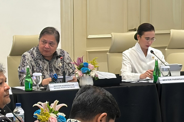 Menteri Koordinator Bidang Perekonomian Airlangga Hartarto dalam Rapat Kerja Nasional KEK Triwulan III di Gedung AA Maramis, Jakarta Pusat, Rabu (21/10/2026). Foto: Najma Ramadhanya/kumparan