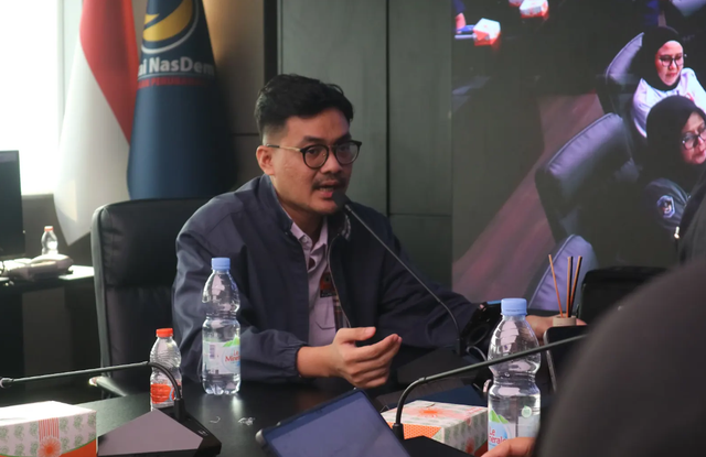 Teguh Iswara menyampaikan pandangan dalam audiensi bersama Forum Insinyur Muda Persatuan Insinyur Indonesia Wilayah Sulawesi Selatan yang membahas gagasan pemerataan pembangunan infrastruktur dan penguatan konektivitas wilayah. (Foto: Dokumentasi Pribadi/Hadi)