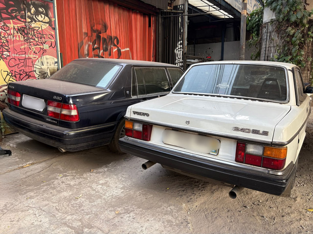Volvo S80 dan 240 GLE. Foto: Alvian Yoga Yulianto/kumparan