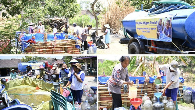 Proses distribusi air bersih dari PPSDM Migas ke desa Mernung, Kecamatan Cepu, Kabupaten Blora. (Dok. Humas PPSDM Migas)