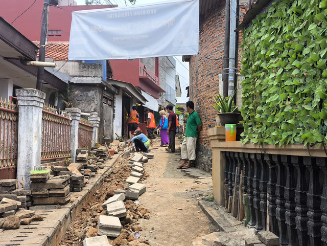 Pembongkaran Akses Jalan (Sumber: Dian Permana Putra)