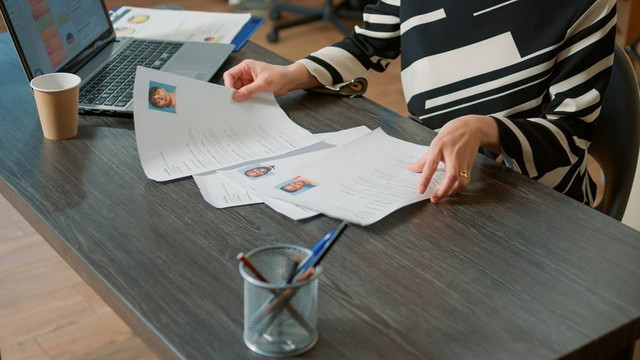 Ilustrasi mengikuti job fair. Foto: Shutterstock