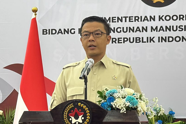 Menteri Koordinator Bidang Pembangunan Manusia dan Kebudayaan (Menko PMK) Sugiono dalam agenda Konferensi Pers Progres Penanganan Karhutla di Gedung Kemenko PMK, Jakarta Pusat, Kamis (22/10/2026). Foto: Zahira Hilman/kumparan