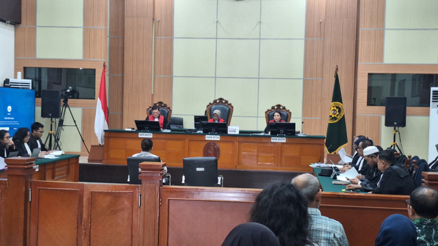Sidang Tifauzia Tyassuma alias dr Tifa agenda pemeriksaan saksi terkait perkara pencemaran nama baik Jokowi, di Pengadilan Negeri Jakarta Timur, Kamis (22/10). Foto: Kevin Daniel/kumparan