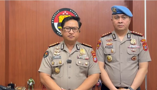 Kabid Humas Polda Sulteng, Kombes Pol Achmad Muhaimin (kiri) bersama Kabid Propam Polda Sulteng. Dok. Humas Polda Sulteng