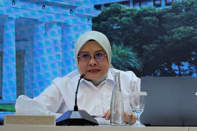 Direktur Perlindungan Warga Negara Indonesia (PWNI) Kementerian Luar Negeri Heni Hamidah dalam agenda Press Briefing Perkembangan Isu Terkini Politik Luar Negeri di Gedung Palapa Kementerian Luar Negeri RI, Jakarta Pusat, Kamis (22/10/2026). Foto: Zahira Hilman/kumparan