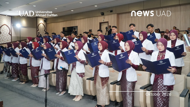 Fakultas Kedokteran Universitas Ahmad Dahlan (UAD) lantik 29 dokter baru pada sumpah dokter periode V (Foto. Humas UAD).jpg