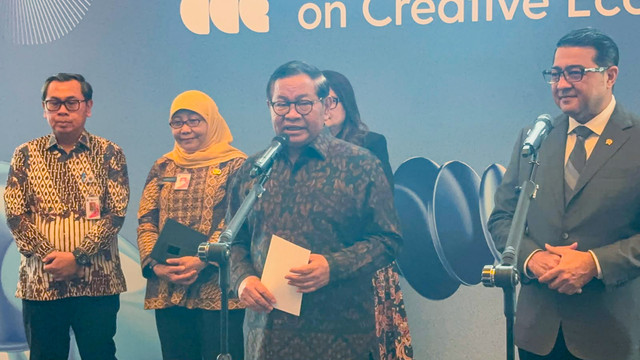 Gubernur DKI Jakarta, Pramono Anung dan Menteri Ekonomi Kreatif, Teuku Riefky Harsya dalam acara The 5th World Conference on Creative Economy, di Grand Ballroom Kempinski, Jumat (23/10). Foto: Pradya Tirta/kumparan