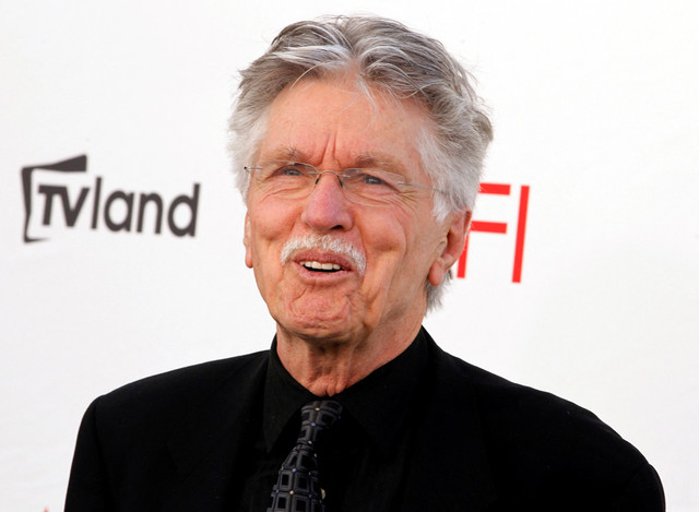 Aktor Tom Skerritt menghadiri perekaman acara AFI Life Achievement Award untuk menghormati aktris Shirley MacLaine di Los Angeles, Amerika Serikat, 7 Juni 2012. Foto: REUTERS/Fred Prouser