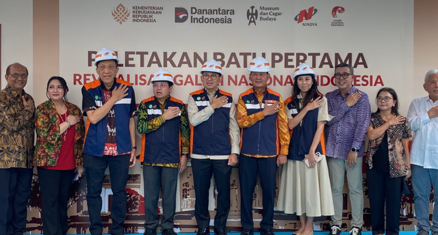 Prosesi Peletakan Batu Pertama Ground Breaking Revitalisasi Galeri Indonesia, oleh Menteri Kebudayaan RI, Fadli Zon, di Galeri Nasional Indonesia, Gambir, Jakarta Pusat, Jumat (23/10). Foto:  Nabilah Siti/kumparan