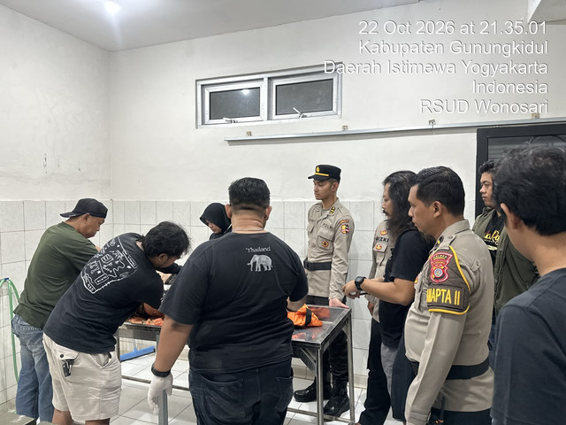 Polisi mengungkap identitas perempuan berinisial KK (29), asal Magelang, Jawa Tengah, yang ditemukan meninggal dunia di Pantai Krakal, Gunungkidul, Jumat (23/10). Foto: Dok. Porles Gunungkidul