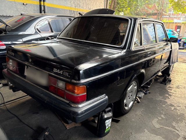 Mobil Volvo 244 GL Turbo. Foto: Alvian Yoga Yulianto/kumparan