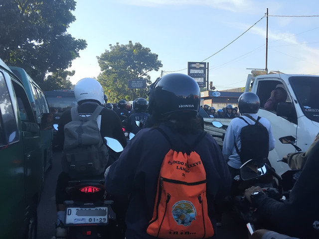 Sumber: Dokumentasi Pribadi, Kemacetan Jalan Raya Ujung Berung Kota Bandung.