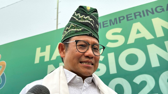 Ketum DPP PKB sekaligus Menko PM Muhaimin Iskandar atau Cak Imin dalam agenda Peringatan Hari  Santri di Pondok Pesantren Al Falah Putera Banjarbaru, Kalimantan Selatan, Sabtu (24/10/2026). Foto: Zahira Hilman/kumparan