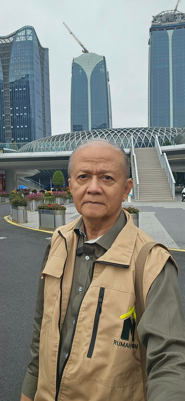 Anwar abbas di komplek Yiwu Gobal Trade Center di propinsi zhejiang, China. Dok. Istimewa.