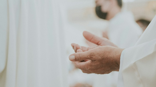 Ilustrasi doa untuk diri sendiri. Foto: Unsplash.com/Karl Raymund Catabas