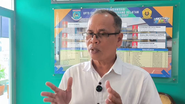 Kepala SMPN 10 Tangerang Selatan, Kunardi. Foto: kumparan