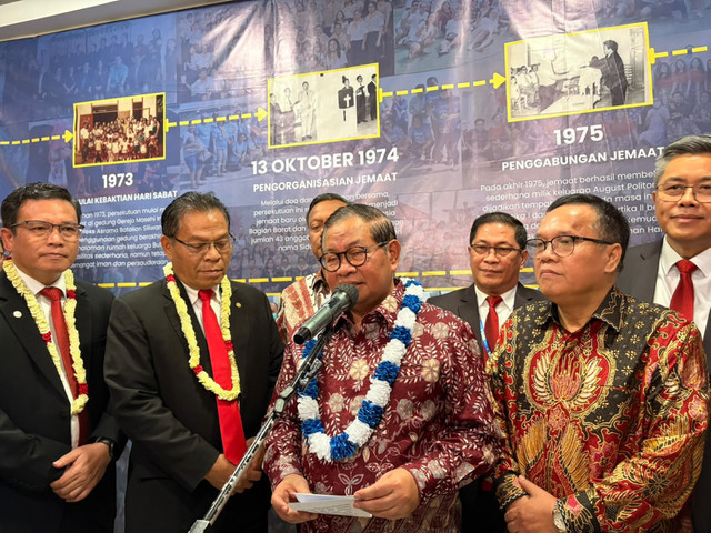 Gubernur DKI Jakarta Pramono Anung saat menyampaikan sambutan dalam peresmian GMAHK Taman Harapan, Jakarta Timur, Minggu (25/10/2026). Foto: Ratu Shafa/kumparan