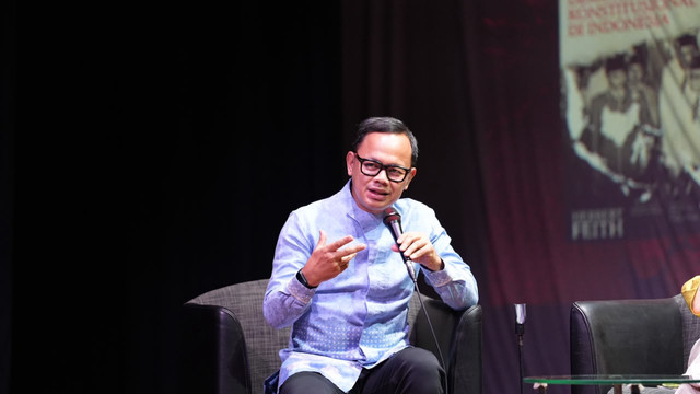 Wamendagri Bima Arya dalam acara Peluncuran dan Diskusi Buku Keruntuhan Demokrasi Konstitusional di Indonesia di TMII, Jakarta, Sabtu (24/10/2026). Foto: Kemendagri RI