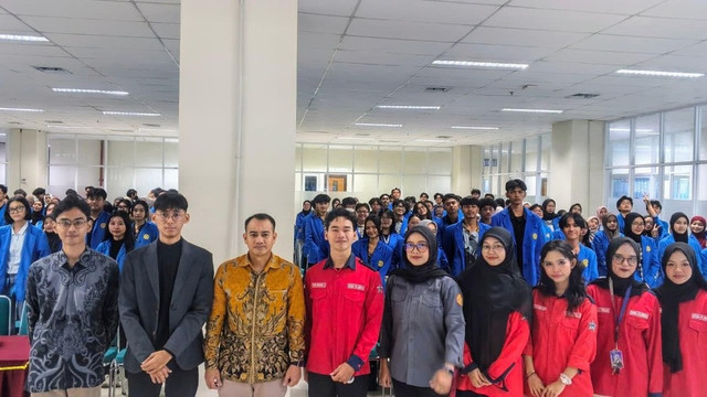 SHASTECH Season VIII 2026 mengangkat tema From Data to Decisions: Advancing Information System Through Data Analytics. - Dokumentasi Acara SHASTECH SEASON VIII 2026.