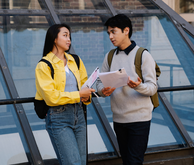 Ilustrasi mahasiswa di lingkungan kampus. Foto: George Pak / Pexels