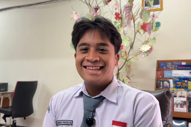 Siswa SMAN 81 Jakarta, Adirangga, usai mengikuti Tes Kemampuan Akademik (TKA) di SMAN 81 Jakarta, Cipinang Melayu, Jakarta Timur, Senin (26/10/2026). Foto: Zahira Hilman/kumparan