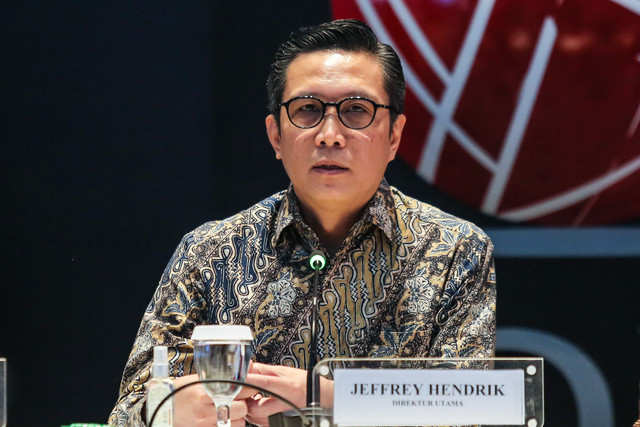 Direktur Utama Bursa Efek Indonesia (BEI) Jeffrey Hendrik menyampaikan keterangan terkait update perkembangan pasar modal Indonesia di Bursa Efek Indonesia, Jakarta, Senin (26/10/2026). Foto: Asprilla Dwi Adha/ANTARA FOTO