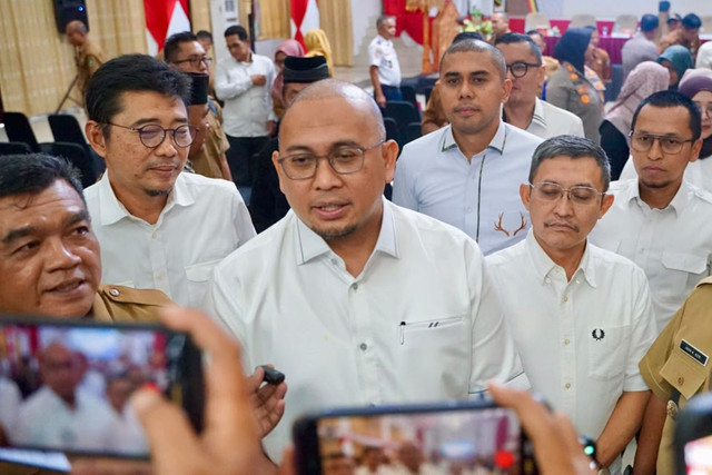 Wakil Ketua Komisi VI DPR RI Andre Rosiade bersama Kementerian PU, pemerintah daerah, dan PT Hutama Karya menggelar dialog persiapan pembangunan jalan tol di Sumatera Barat, Senin (26/10/2026). Foto: Dok. Istimewa