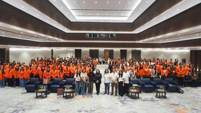 Foto Bersama dalam GEBRAK Indonesia VIII (Sumber: Unika Atma Jaya)