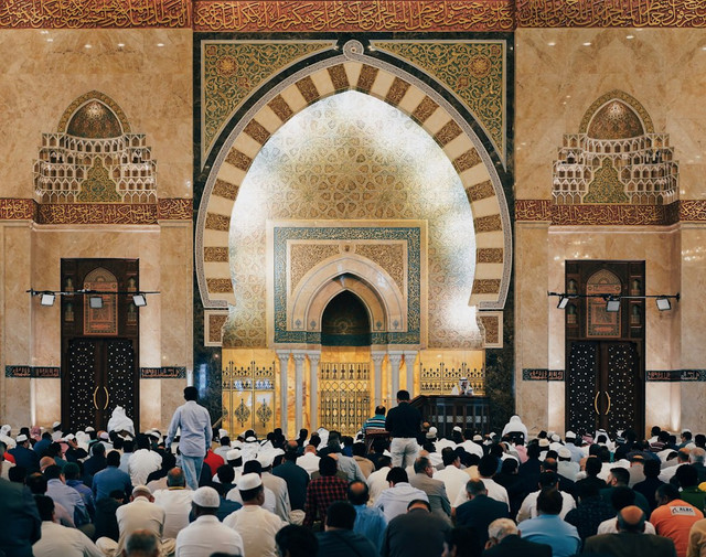 ilustrasi berikut ini yang bukan merupakan tanda-tanda orang yang beriman adalah. unsplash/rumanamin