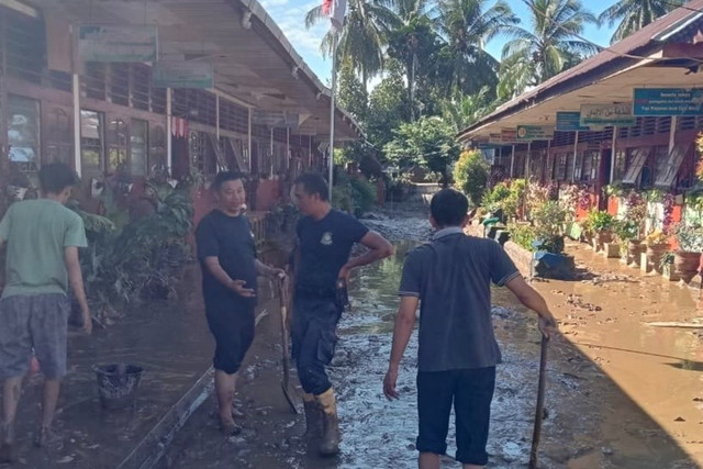 Satgas PRR kawal rehabilitasi gedung SDN 04 Baringin Kota Padang senilai Rp1,3 miliar dari Kemendikdasmen pascabencana banjir untuk percepat pemulihan layanan pendidikan, Rabu (21/10/2026). Foto: Dok. Tim Satgas Media PRR