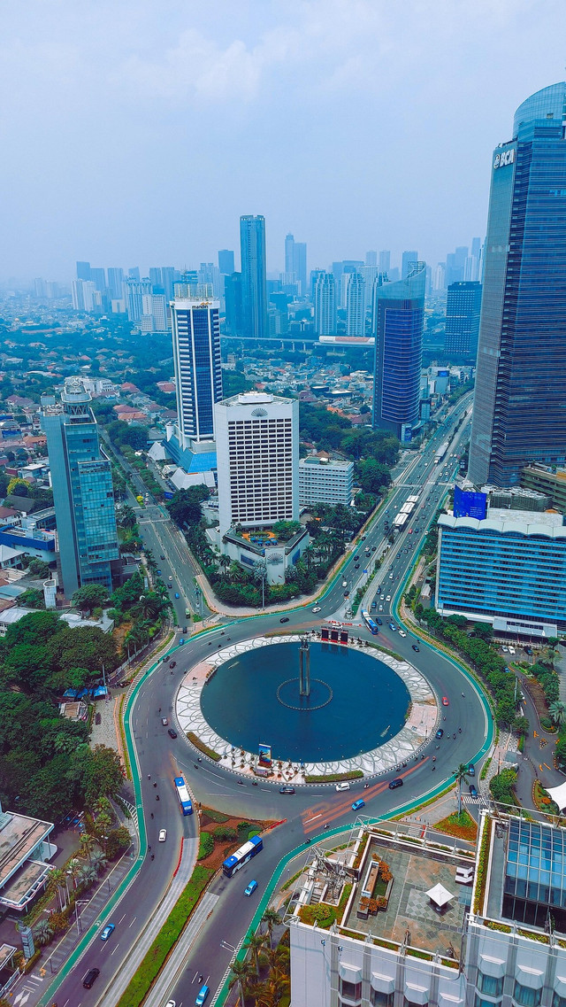 foto Bundaran HI (sumber: https://pixabay.com/id/photos/)
