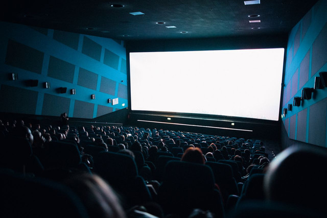 Ilustrasi membahas pajak pemutaran film nasional di ibu kota turun 50 persen. Foto: Pexels