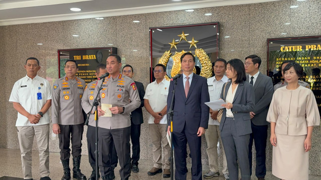Kapolri Jenderal Suyudi Ario Seto bertemu dengan Jenderal Komisi Nasional Pengendali Narkotika Tiongkok (NNCC) Lan Wiehong di Mabes Polri, Rabu (28/10/2026). Foto: Rayyan/Kumparan