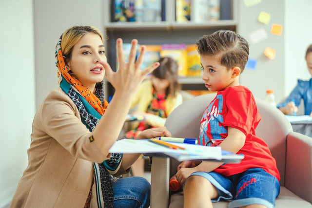 Ilustrasi pidato berbakti kepada orang tua. Foto: Unsplash.com/Ahmadreza Rezaie