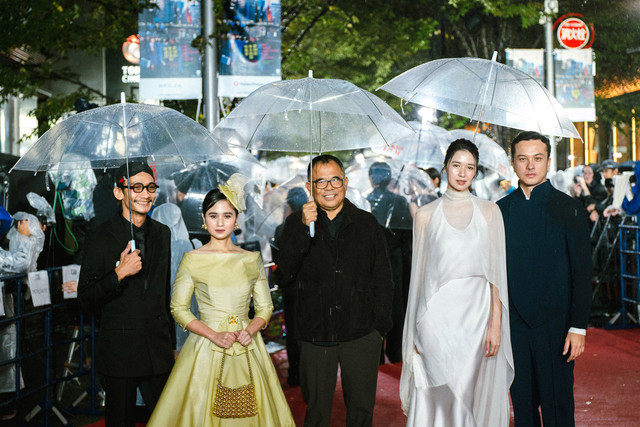 Garin Nugroho dan cast film Merah Sebelum Fajar di TIFF ke-39. Foto: Dok. Istimewa