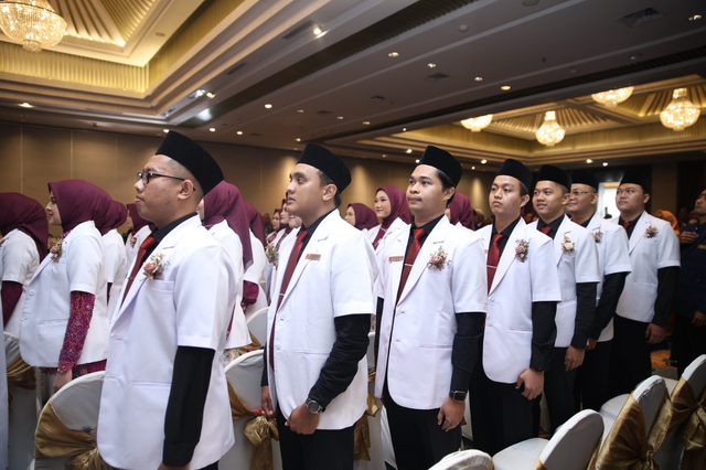 42 Dokter Baru UMS Siap Mengabdi, 35 Lulusan Raih Predikat Cum Laude