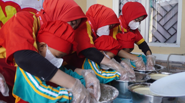 Murid-murid TK Nur Aqila Borongloe antusia ikuti Cooking Class yang digelar oleh DT Peduli Sulsel dan Hisana Makassar Raya (Sumber: DT Peduli)