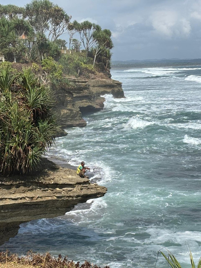 Sumber: Dokumentasi pribadi, Pantai Batu Hiu