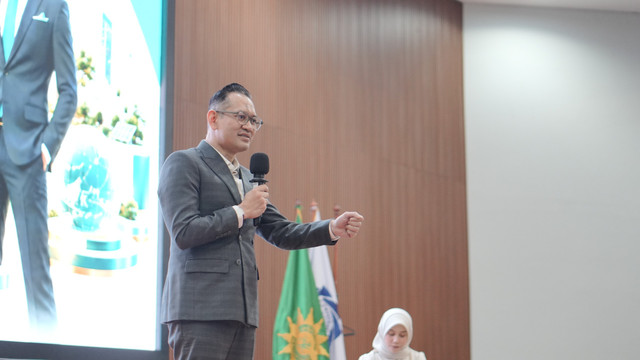 Teknologi canggih saja tak cukup untuk menjamin keberhasilan bisnis (Sumber: Humas UM Bandung).***