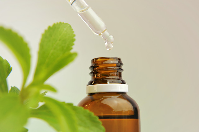 Ilustrasi stevia cair. Foto: yul38885/Shutterstock