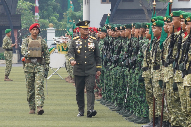 Prosesi penganugerahan di Lapangan Upacara Mabesad, Jakarta, Rabu (28/10/2026). Foto: TNI AD