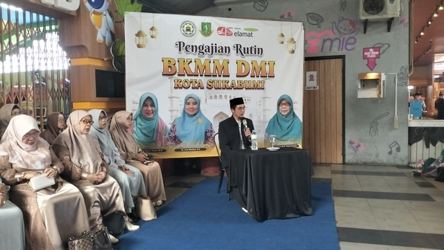 Kegiatan Maulid Nabi bersama Jamaah BKMM DMI Sukabumi (Sumber: DT Peduli)