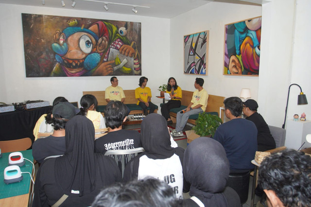 Nojorono dan KICKYOURBUTT Project melalui #PuntungBeruntung luncurkan inovasi Golden Leaf di FIBO Coffee, Kudus pada Sabtu (24/10). Foto: Dok. Istimewa