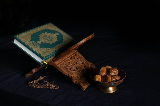 Ilustrasi Hukum Bacaan Surat Yunus Ayat 40-41, Foto:Unsplash/Abdullah Arif