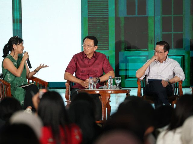 Gustika Hatta, Ahok dan Tom Lembong dalam diskusi memperingati Sumpah Pemuda di DPP PDIP, Rabu (28/10/2026) Foto: Dok. Istimewa