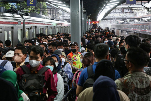 Turbulensi Ekonomi Kelas Menengah