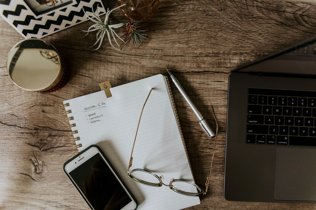 Ilustrasi materi TKA MTK Wajib kelas 12. Foto: Unsplash.